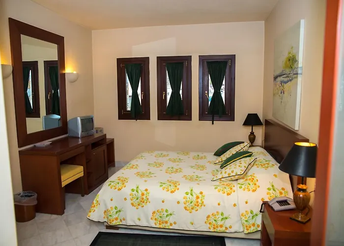 Maritsas Hotel & Suites