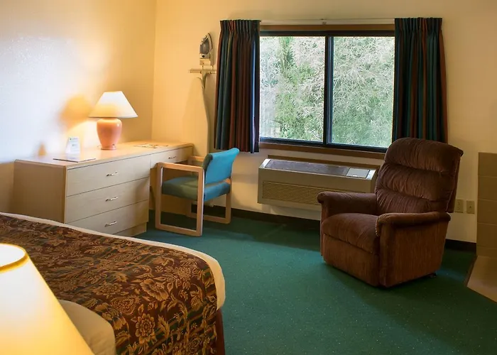 Shawano Hotels