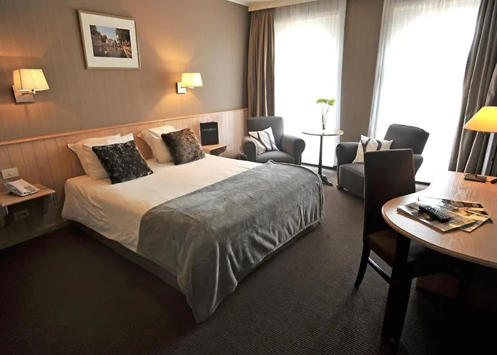 Flanders Hotel