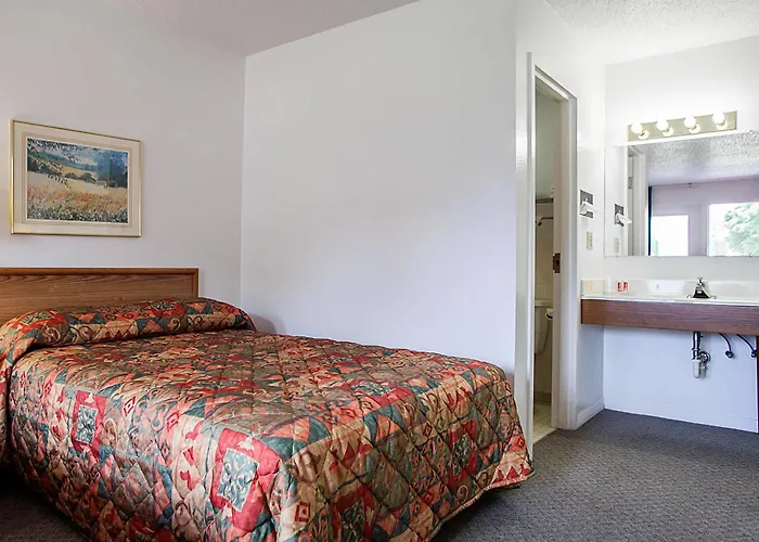 Econo Lodge West Liberty