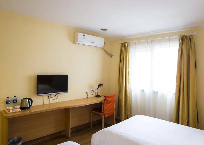 Home Inn Daqing Xincu Keji Road Transportation Hub