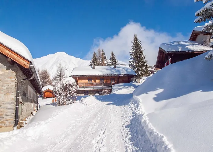 Gruppenhaus im Walliser Alpstyle