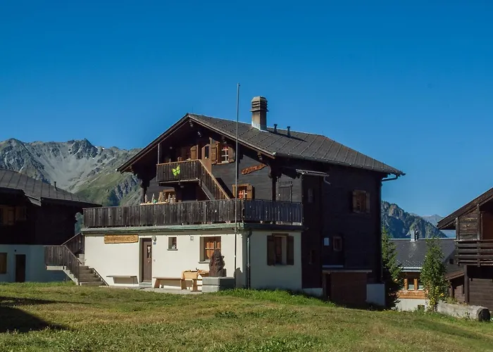 Gruppenhaus im Walliser Alpstyle