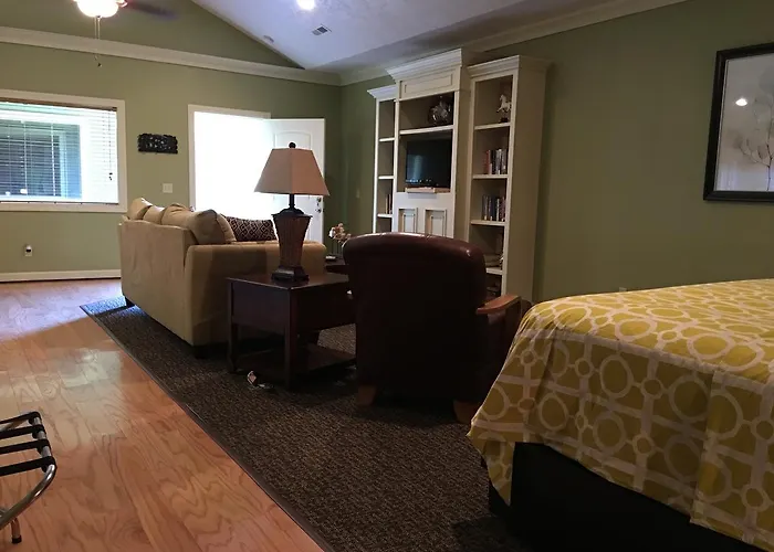 Southern Comfort Suites