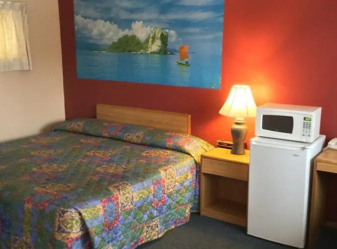 Parkway Motel