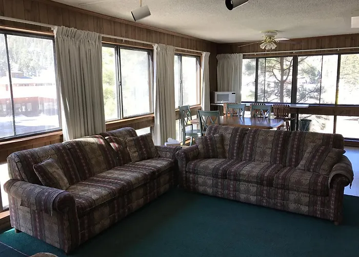 Ponderosa Lodge Ascend Collection