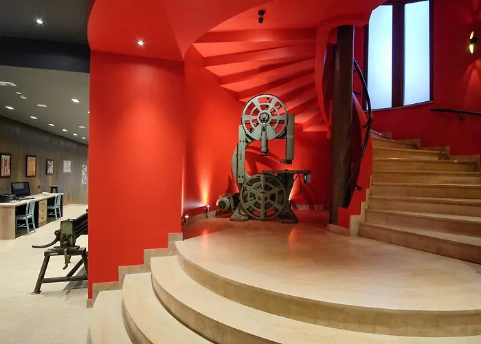 Sl Industry Hotel