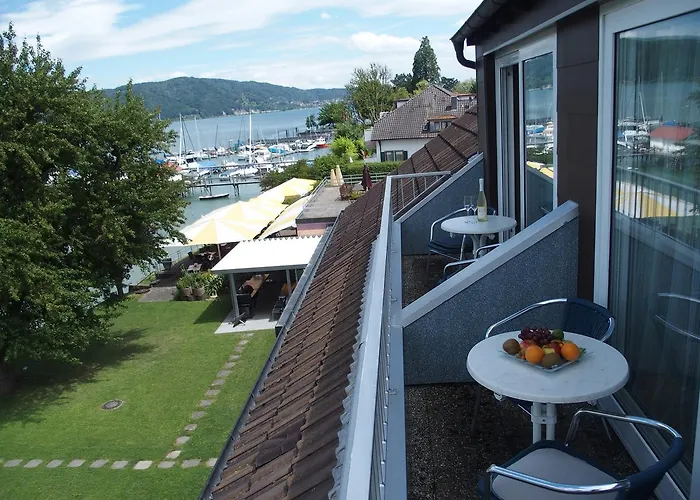Hotel Pension Cafe Hasler