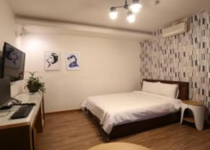 Crystal Motel