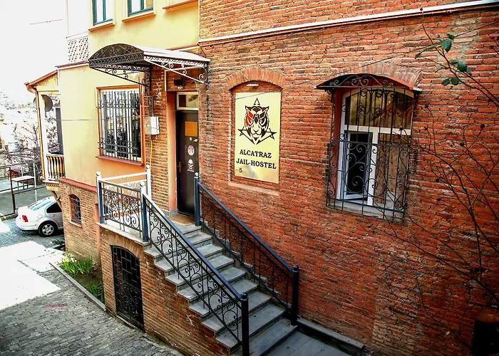 Alcatraz Jail-Hostel
