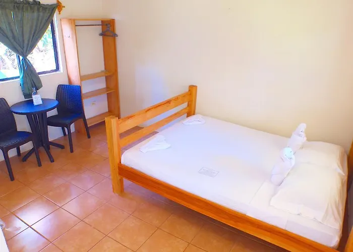 Sunshine Hotel Little Corn Island