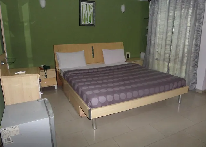Theodawn Hotels @ Suite 29