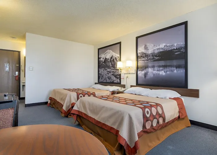Super 8 By Wyndham Limon