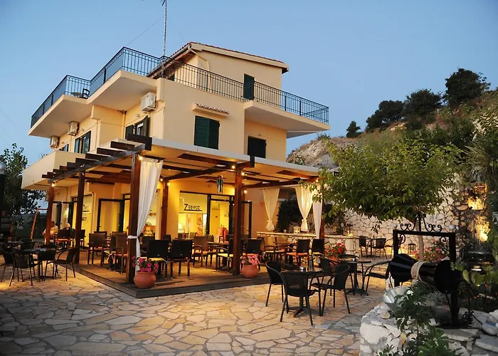 Zephyros Rooms And Apartments