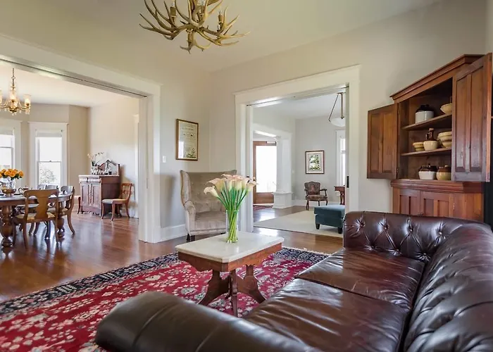 Clifton House - Observatory - King Suite, Sleeps 4, Mississippi River Views