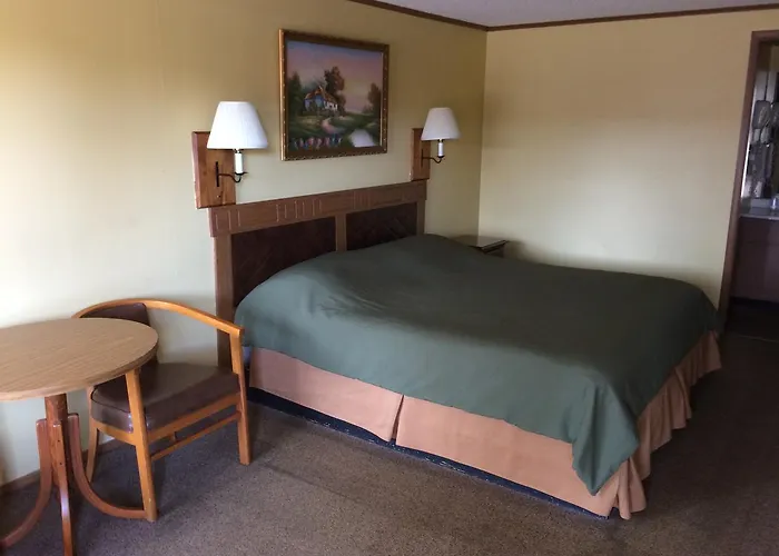 Arbor Inn Of Historic Marshall