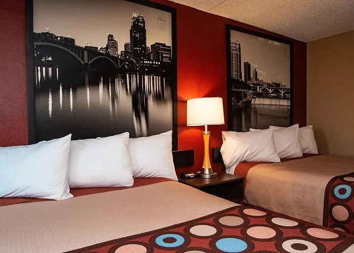 Super 8 By Wyndham Brooklyn Center/Mpls