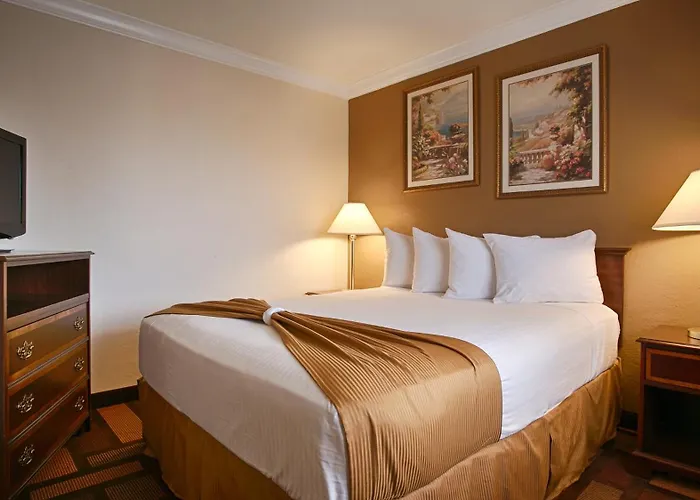 Days Inn & Suites By Wyndham Lodi
