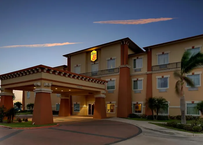 Super 8 By Wyndham Hidalgo At La Plaza Mall & Mcallen Airport
