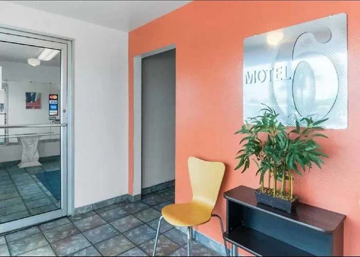 Motel 6 - Pensacola West