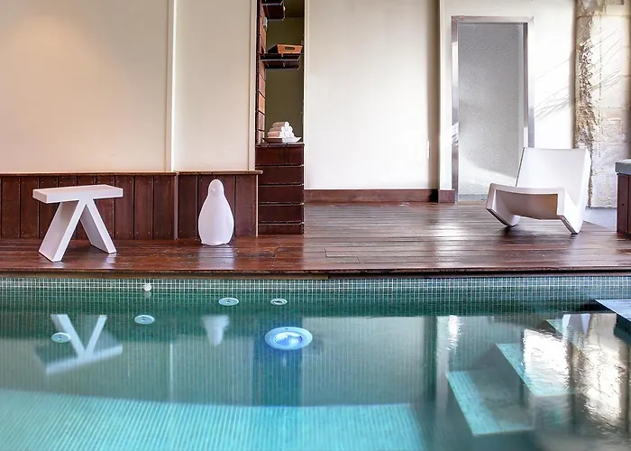 Logis Hotel Restaurant Le Dauphin Et Le Spa Du Prieure