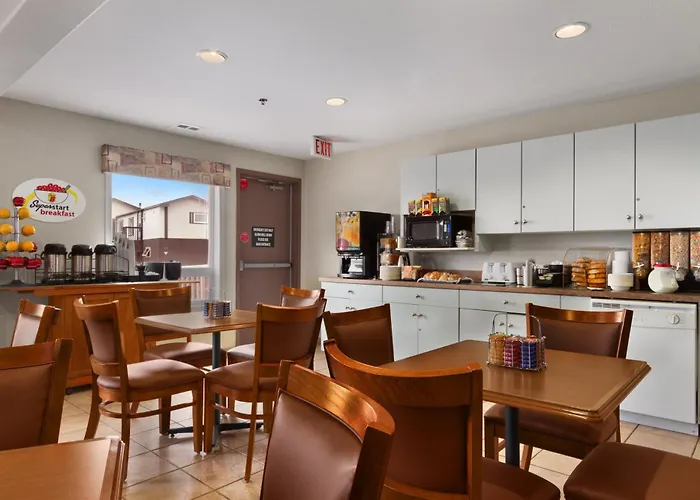 Super 8 By Wyndham Yellowknife