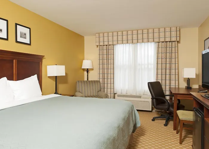 Country Inn & Suites By Radisson, Holland, Mi