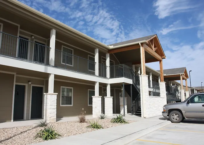 Eagle'S Den Suites Big Spring A Travelodge By Wyndham