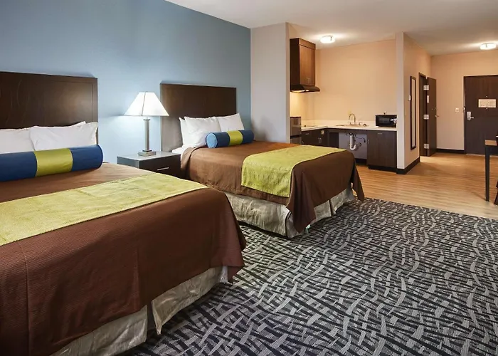 Best Western Plus Lonestar Inn & Suites