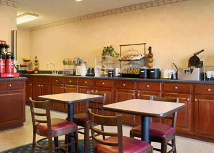 Red Roof Inn & Suites Cleveland, Tn