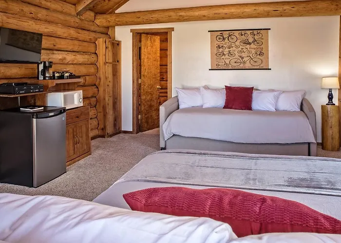 Triangle C Cabins
