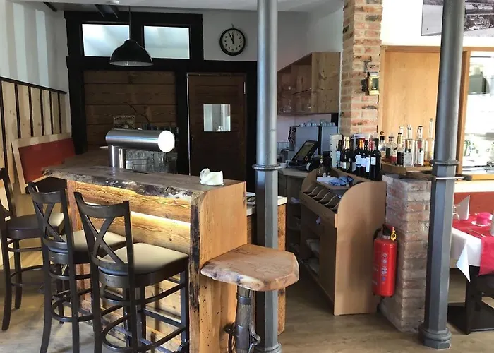 ZUM BAHNHÖFLE Restaurant&Hotel - Albbruck Am Rhein