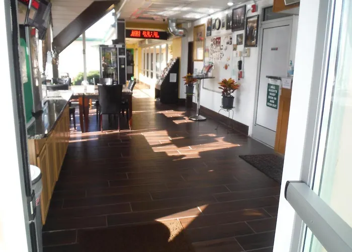 Budgetel Inn & Suites Hotel