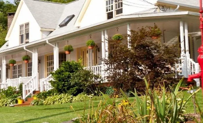 Lincolnville Motels