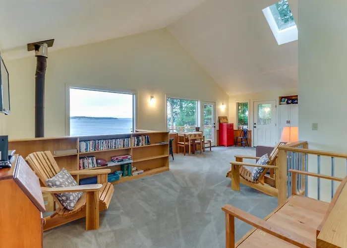 The Cabin At Oak Bay