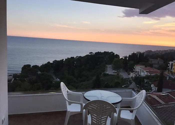 Idealhouse Apartments