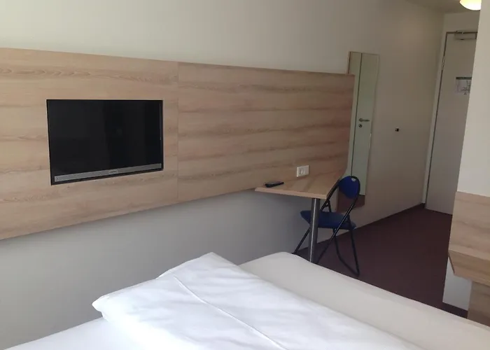 Hotels in Bitterfeld-Wolfen