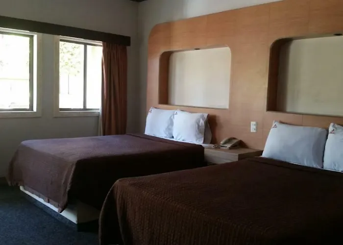 Hotel Azteca Inn