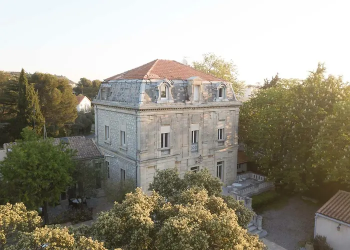Logis Hotel - Restaurant Residence Les Cedres