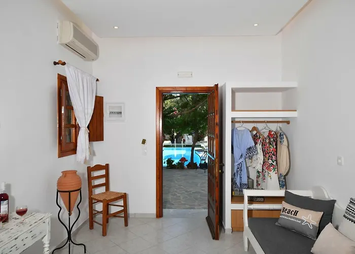 Philoxenia Hotel & Studios