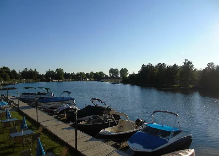 Kit Wat Motel&Marina