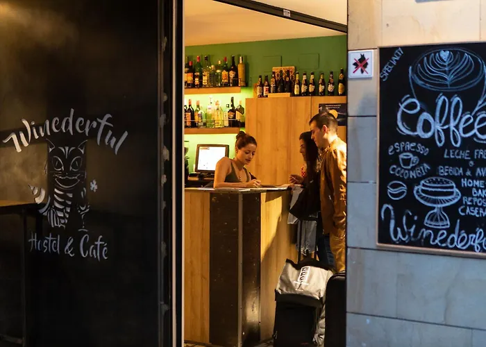 Winederful Hostel & Cafe