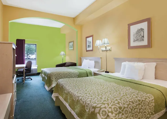 Days Inn & Suites By Wyndham Murfreesboro I-24 East