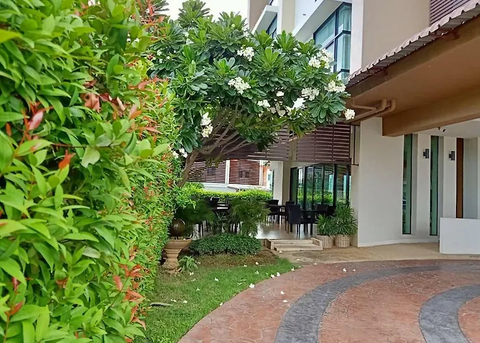 Abizz Hotel Lampang Airport