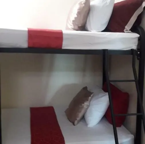 Flor De Katty Hostel Airport