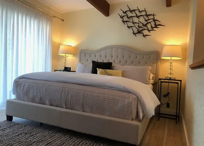 Seafoam Lodge