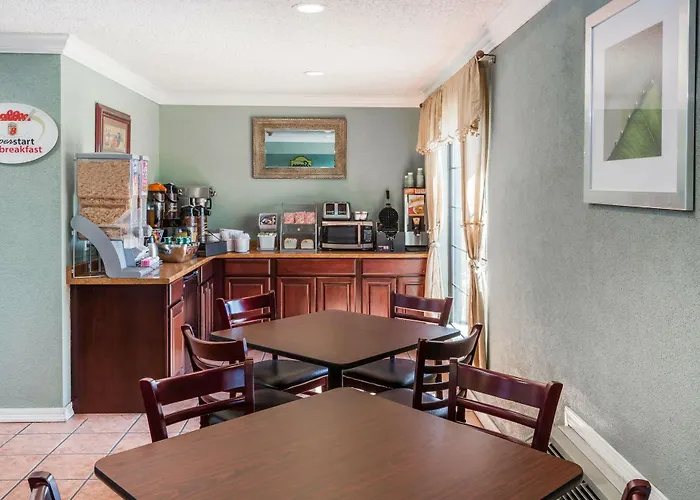 Super 8 By Wyndham Kinder La