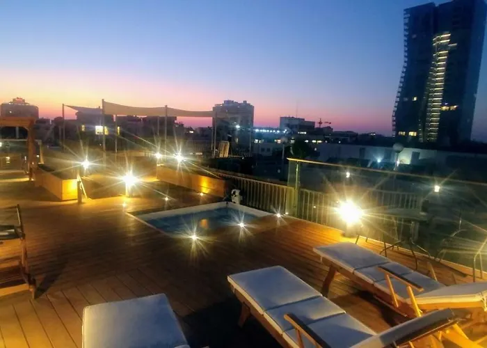 Dizengoff Penthouse Boutique Hostel
