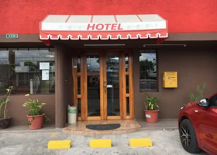 Hostal Mitad Del Mundo