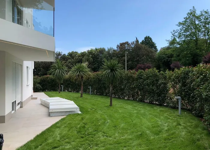 New Apartment With Swimming Pool Near The Beach